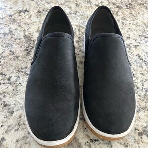 Bogs Waterproof Slip on Leather sneakers